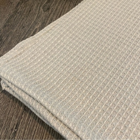 DECORATIVE TOWELS Neutral Easter Bunny Kitchen Towels, Set of 2, One Embroidered - Picture 5 of 5